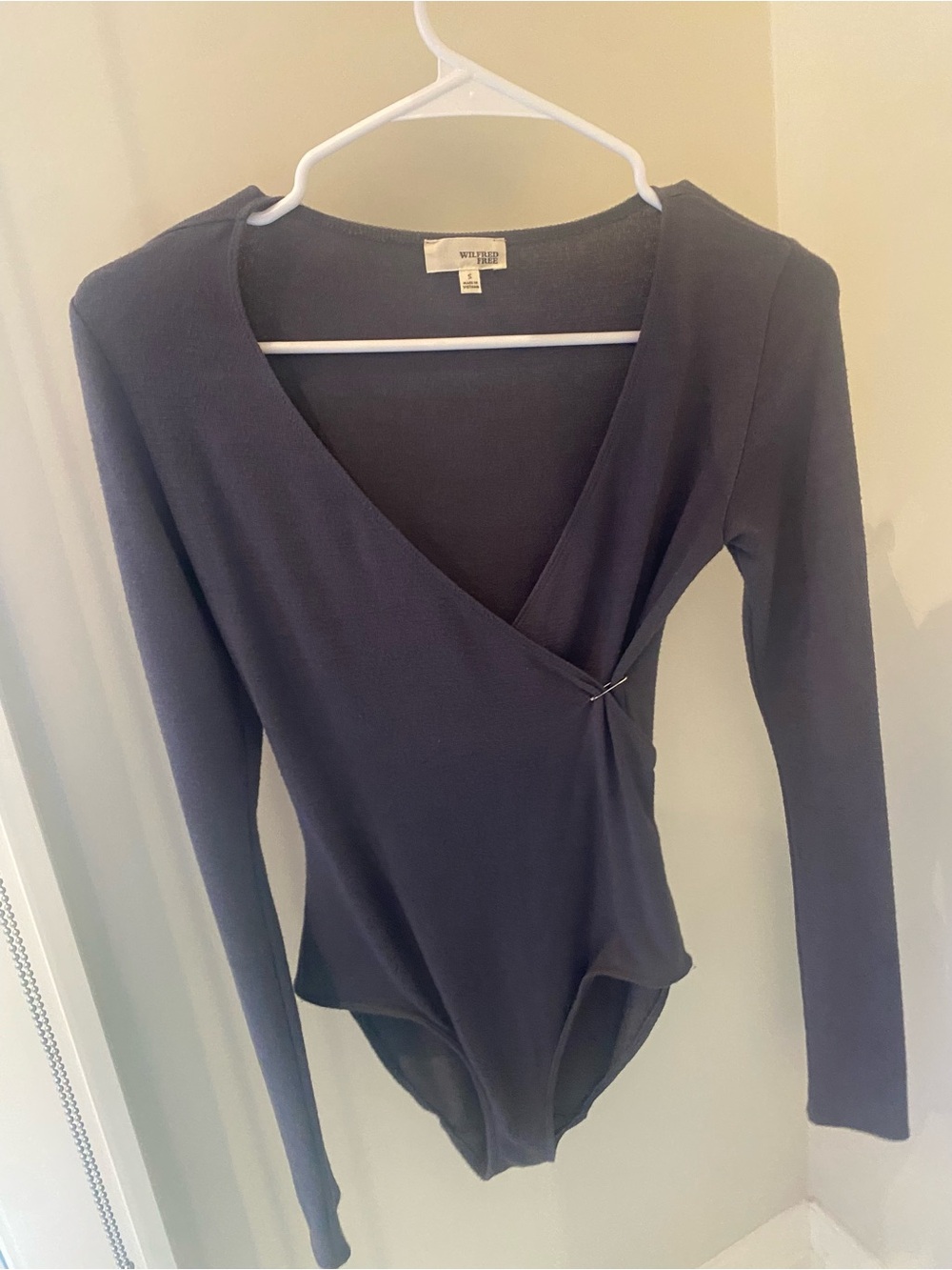 Wilfred Black Long-Sleeve Wrap Bodysuit Sz S Grey